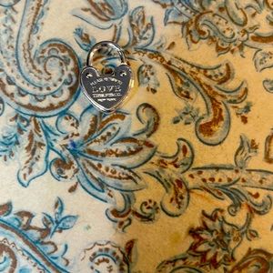 Tiffany & Co return to Tiffany heart locket New